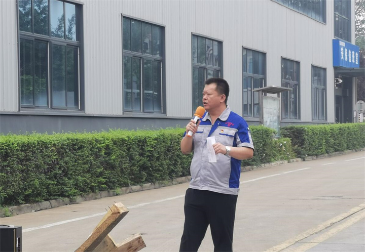 孫總表示安全無小事，安全只有現在，永遠沒有“下一次”。時刻牢記安全紅線，把安全放在心中、握在手上，及時消除各種隱患，杜絕違規操作。掌握安全知識和技能，是實現安全生產的前提，大家一定要牢記